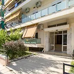 Neaira City Apartment Near The Beach