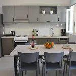 Para Thin Alos House