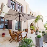 Lithinon Luxury Suites Free Parking