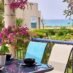 Elias 3-Bedroom Villa On The Beach With Pool