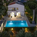 Sunlight Breeze Villa