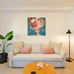 Alex Downtown Holiday Apartment