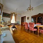 Rodon Manor