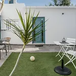 M City Apartments 100M From The Beach