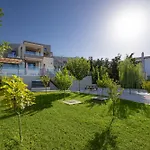 Chris Apartment With Private Ecologic Pool And Kid\'S Playground!