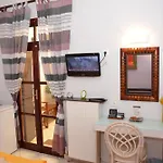 Enetiko Rooms
