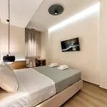 Kia\'S City Retreat