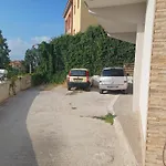 Kristy\'S House With Garden