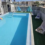Elegant 2Br Apt Rooftop Pool & Walk To Old Town