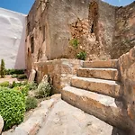 Evlimeni Suites