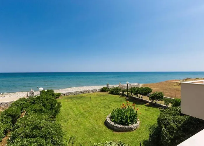 Effie Beach Front Apartment With Pool