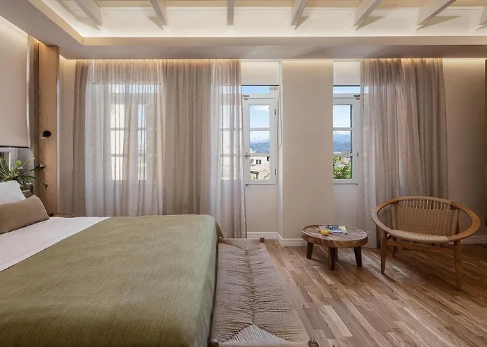 Lithinon Luxury Suites Free Parking