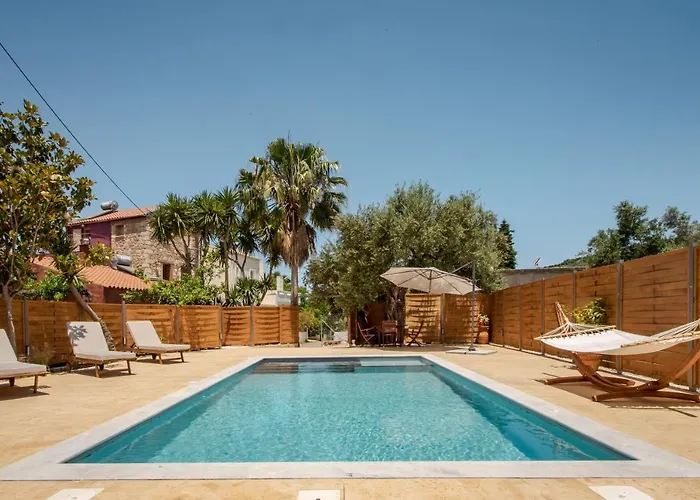 Avocado Villa Fivos
