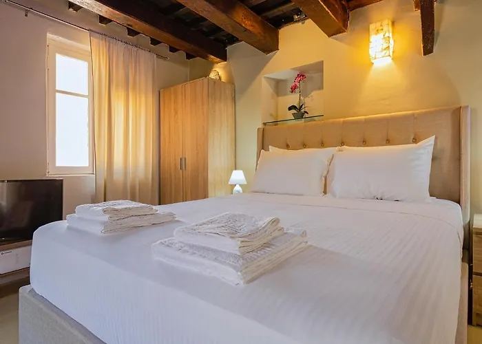 Ydragogeio Rooms Old Town