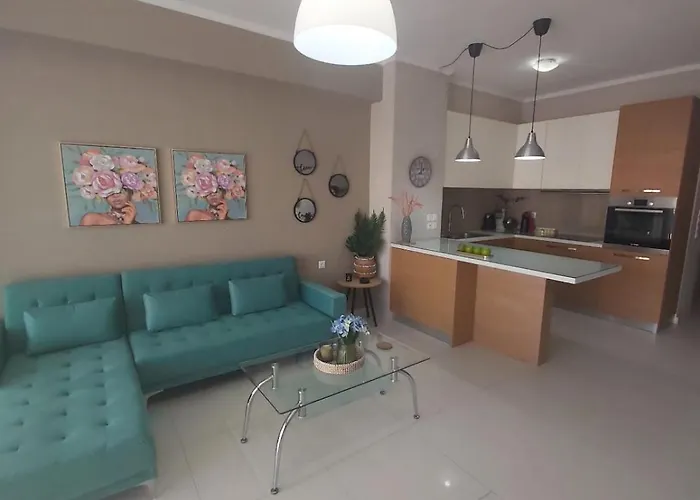 Konstantina Apartment Near The Beach