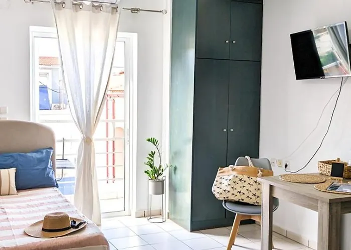 Beautiful Apartment In Chania