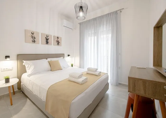 Minimal Chic Retreat Suite