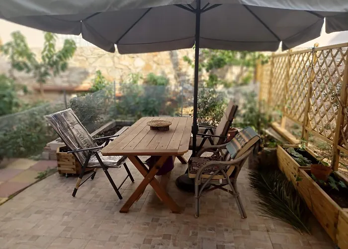 Kristy\'S House With Garden