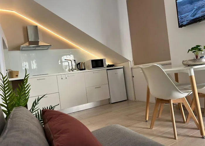 Valentina\'S Luxury House