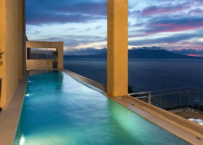 Beachfront Ravdoucha Epavlis Eleni Villa - Pool, Hot Tub, Gym, Sauna, Private Parking, Wifi