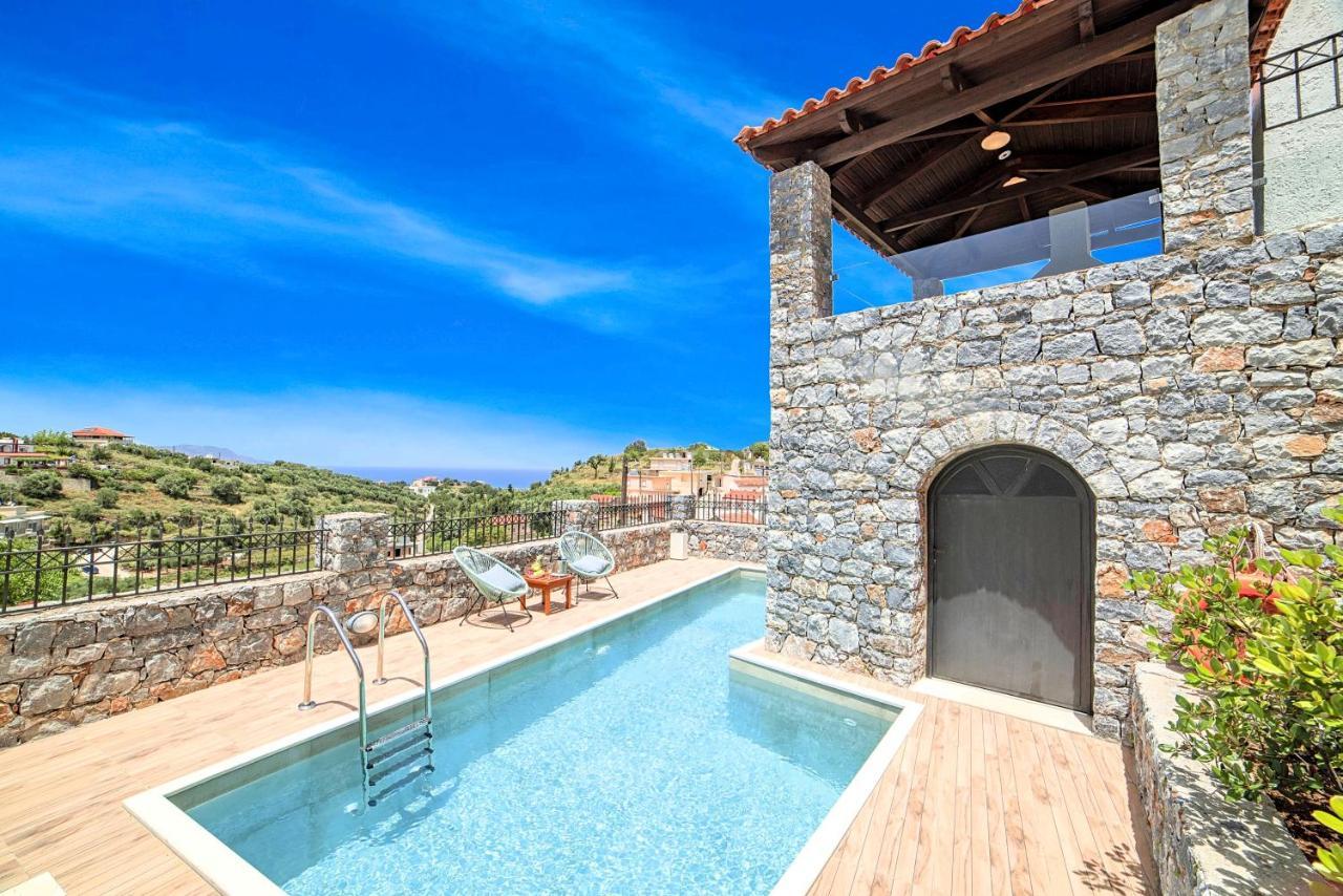 Acrothea Heated Pool Villa *