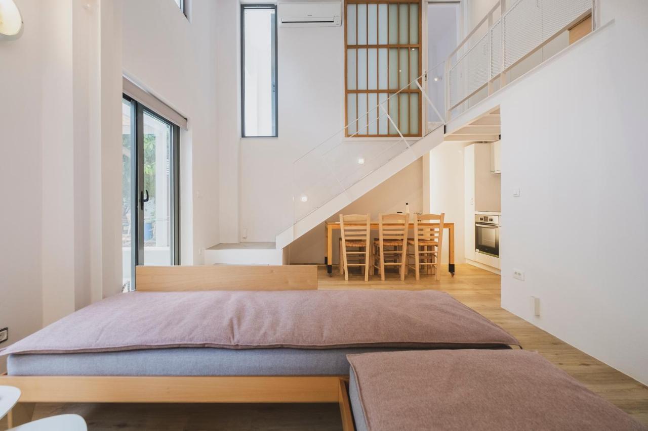 Hidden Gem In Center, Steps To Venetian Town Apartment *