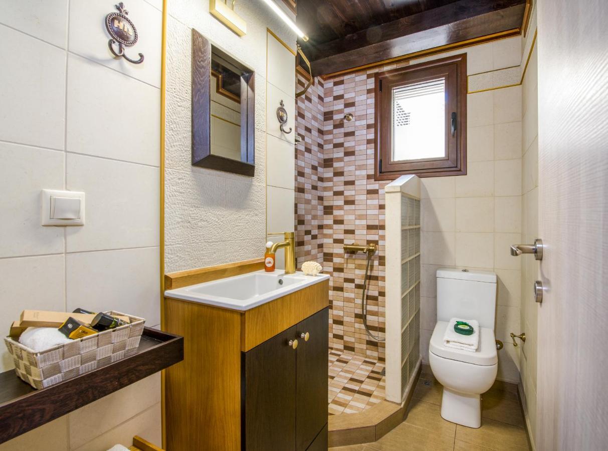 Aktis Luxury Villa