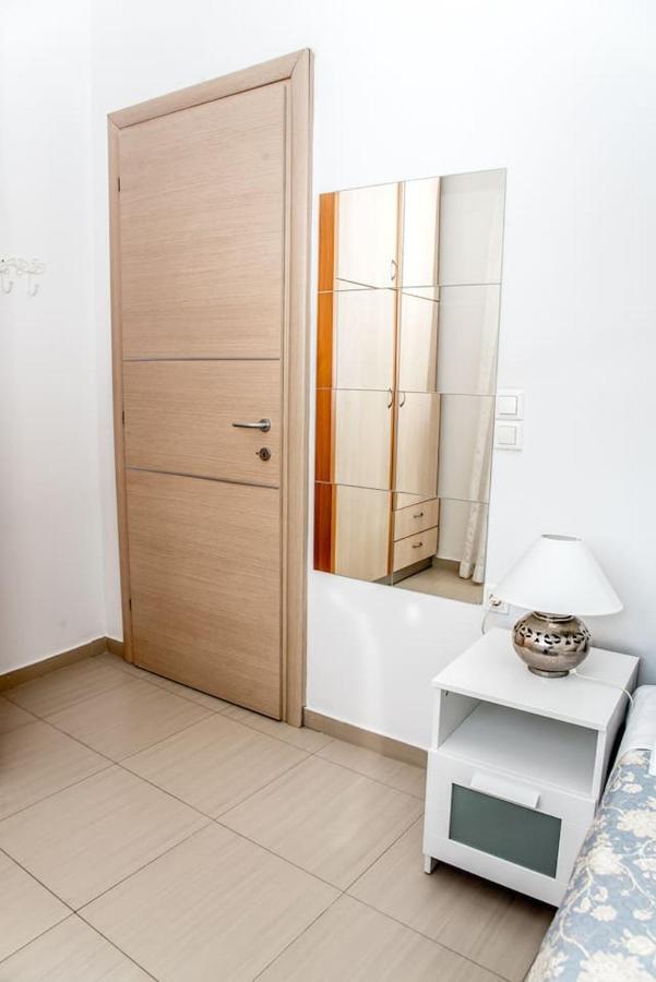 Nikis Apartment