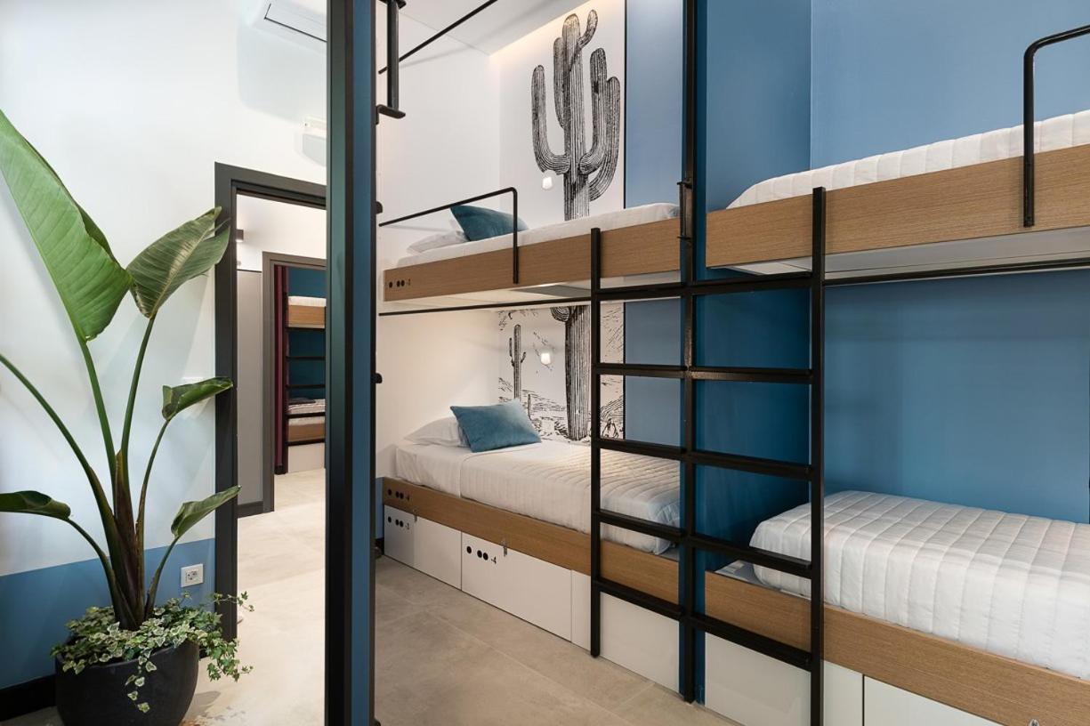 Cocoon Hostel *