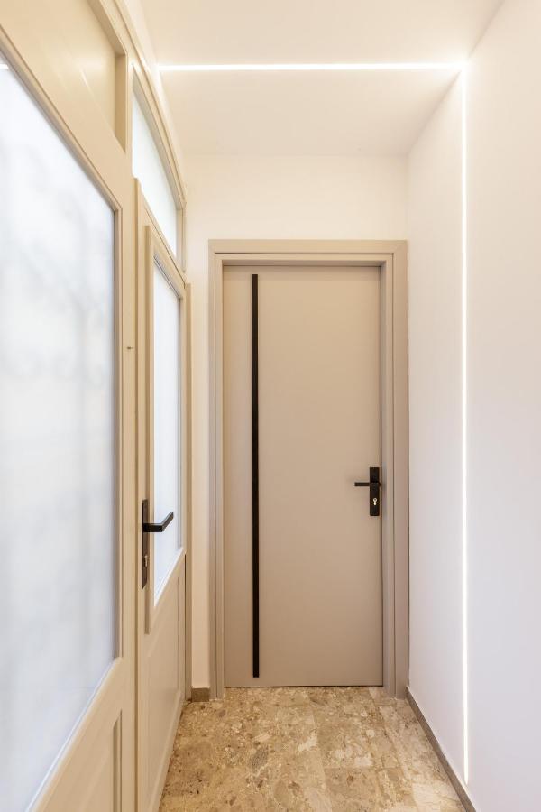 Apartment Arch 4 Luxury Living , Room I