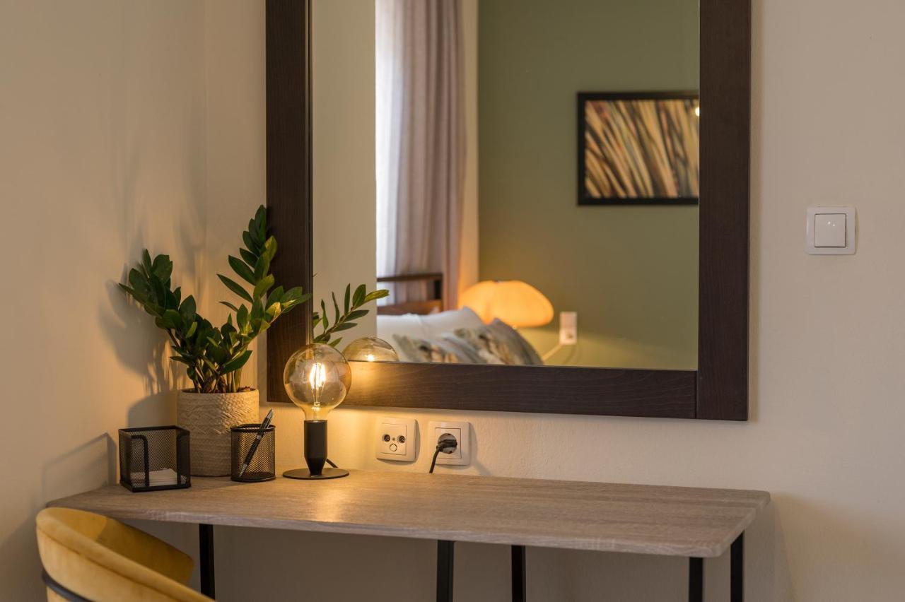 Ethyr Living Apartment *