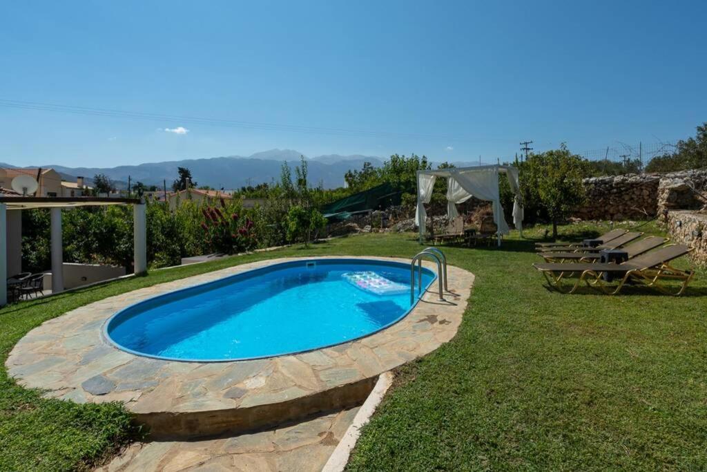 Aphrodite Kalamitsi Villa *