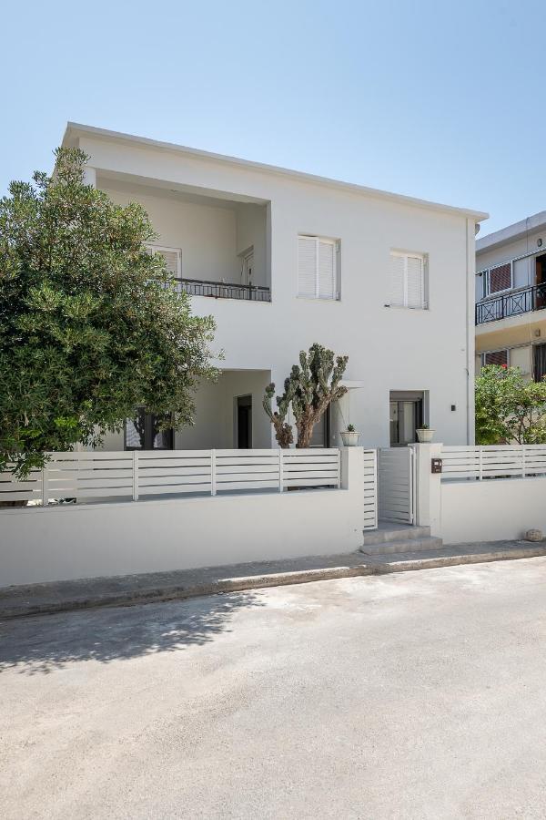 White In The Heart Of Chania Apartamento Chrissi Akti Chania