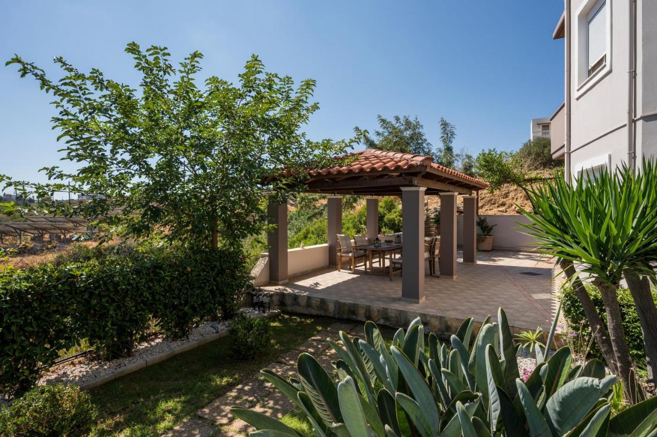 Tholos Apartment