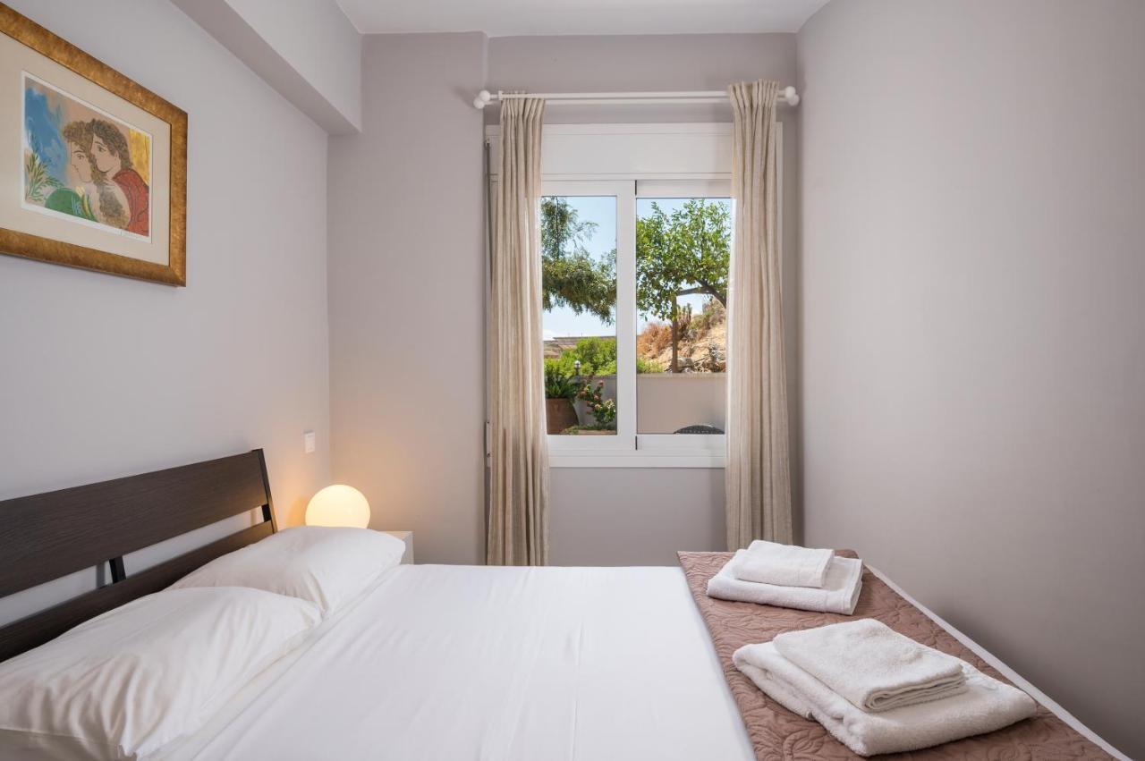 Tholos Apartment *