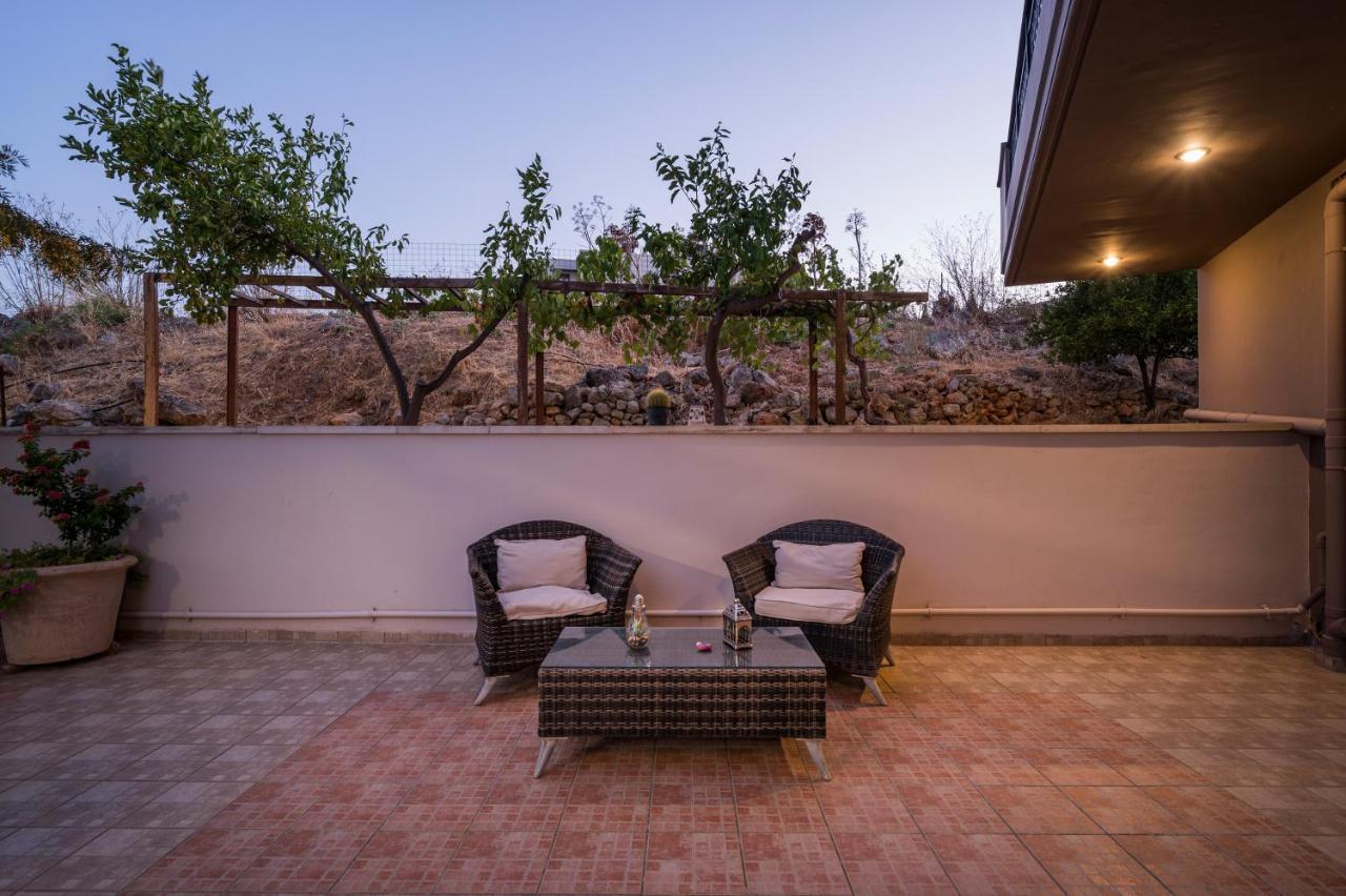 Tholos Apartment *