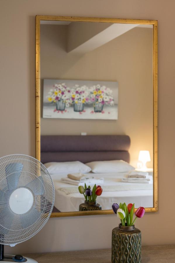 Tholos Apartment Chania (Crete)