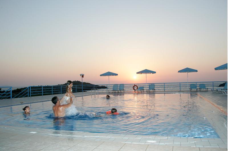 Nanakis Hotel 3*
