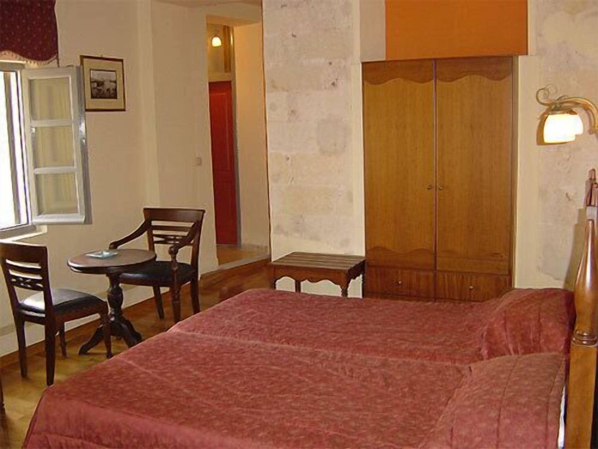 Belmondo Hotel