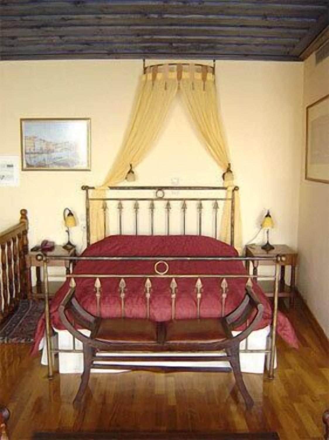 Belmondo Hotel