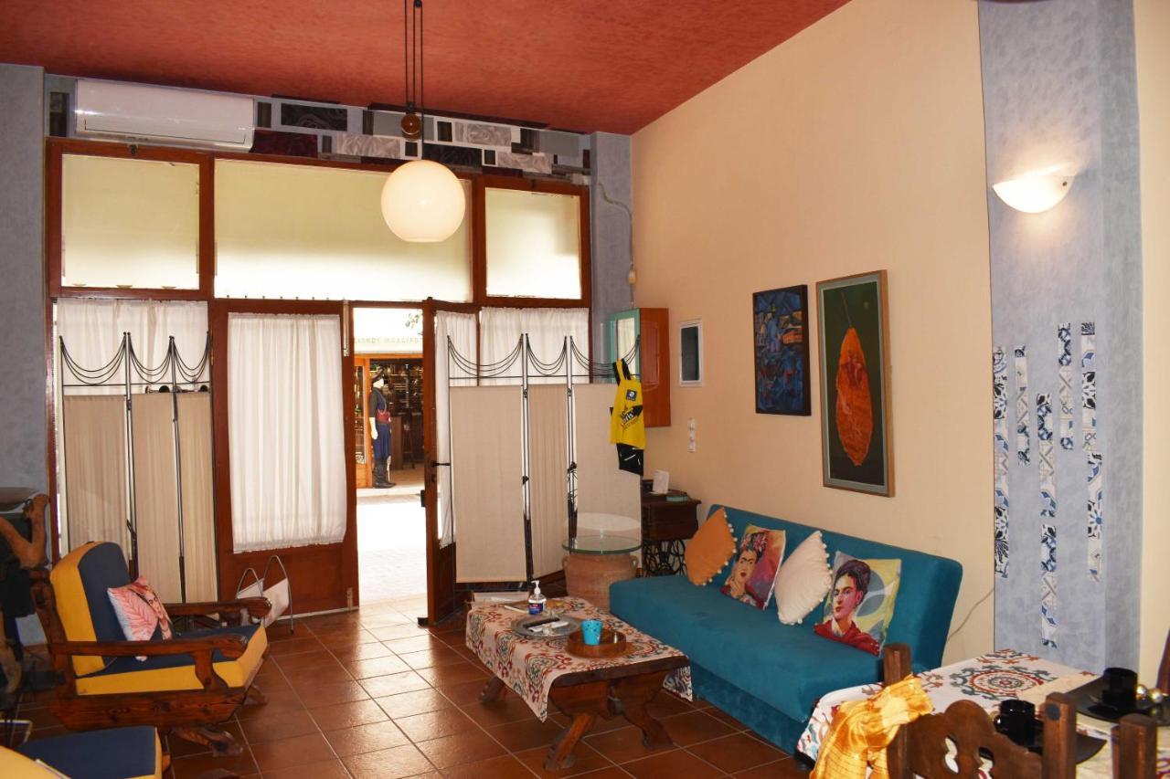 Gallery Art Loft, Chania, Crete Apartment *
