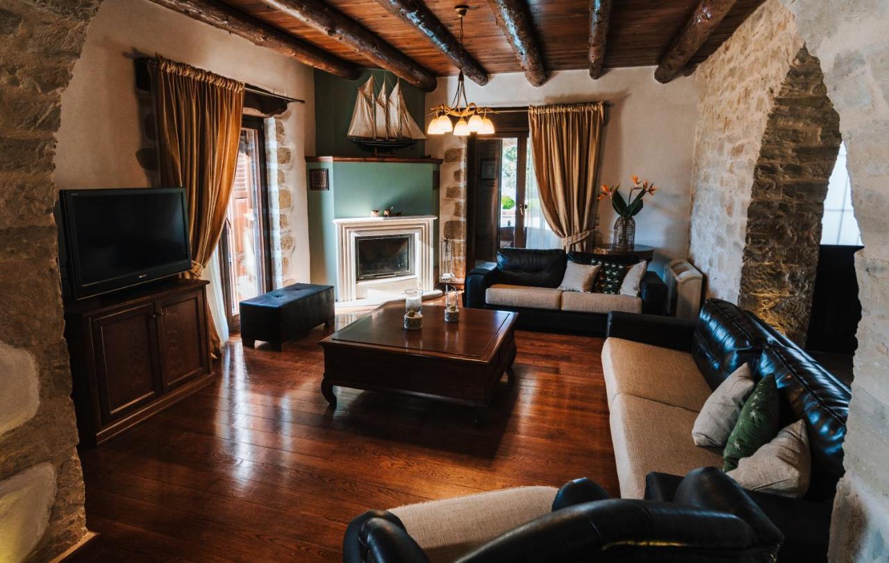 Villa Your-villa, In Crete Chania (Crete)