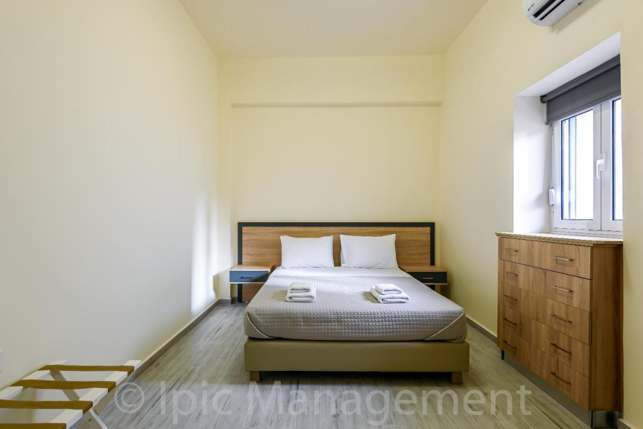 Anna's 'nea Chora' Apartment *