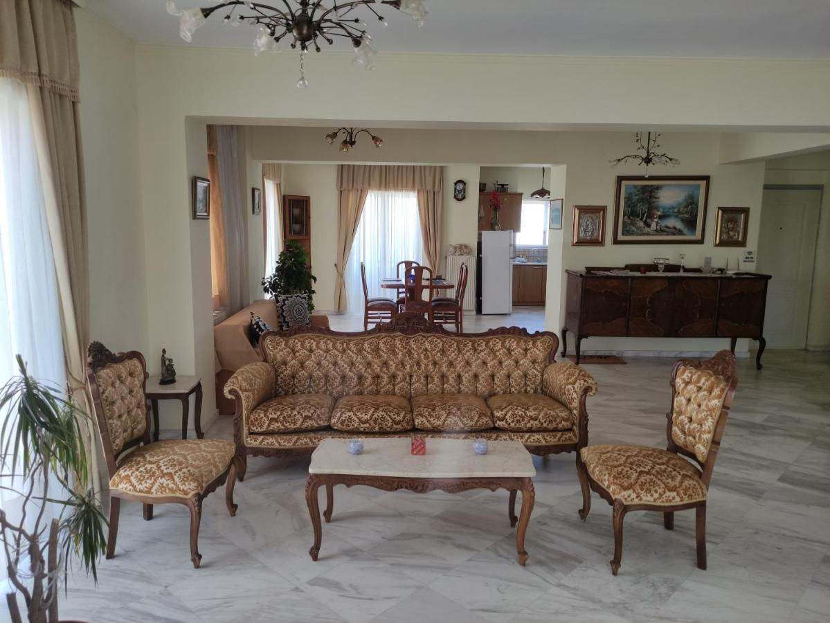 Nikos Seaview Apartment *