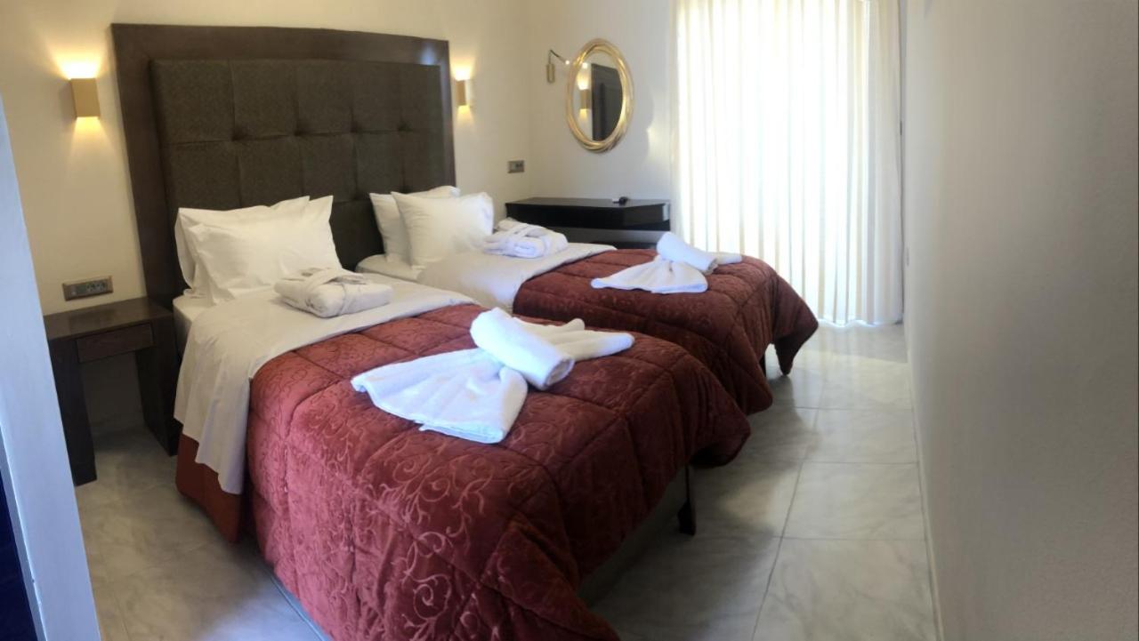 Ellinis Chrissi Akti Chania