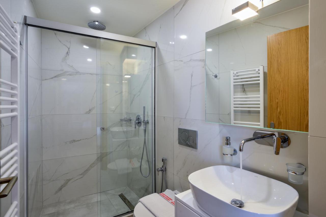 Elia Residences