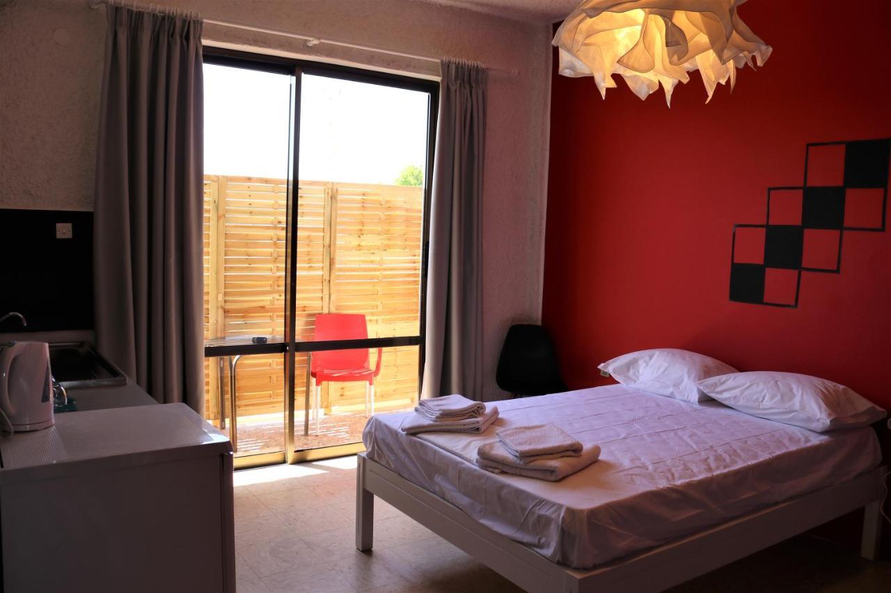 The Bongos Hotel *