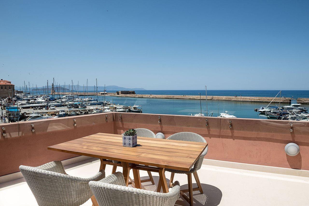 Avra Venetian Harbour * Chania (Crete)