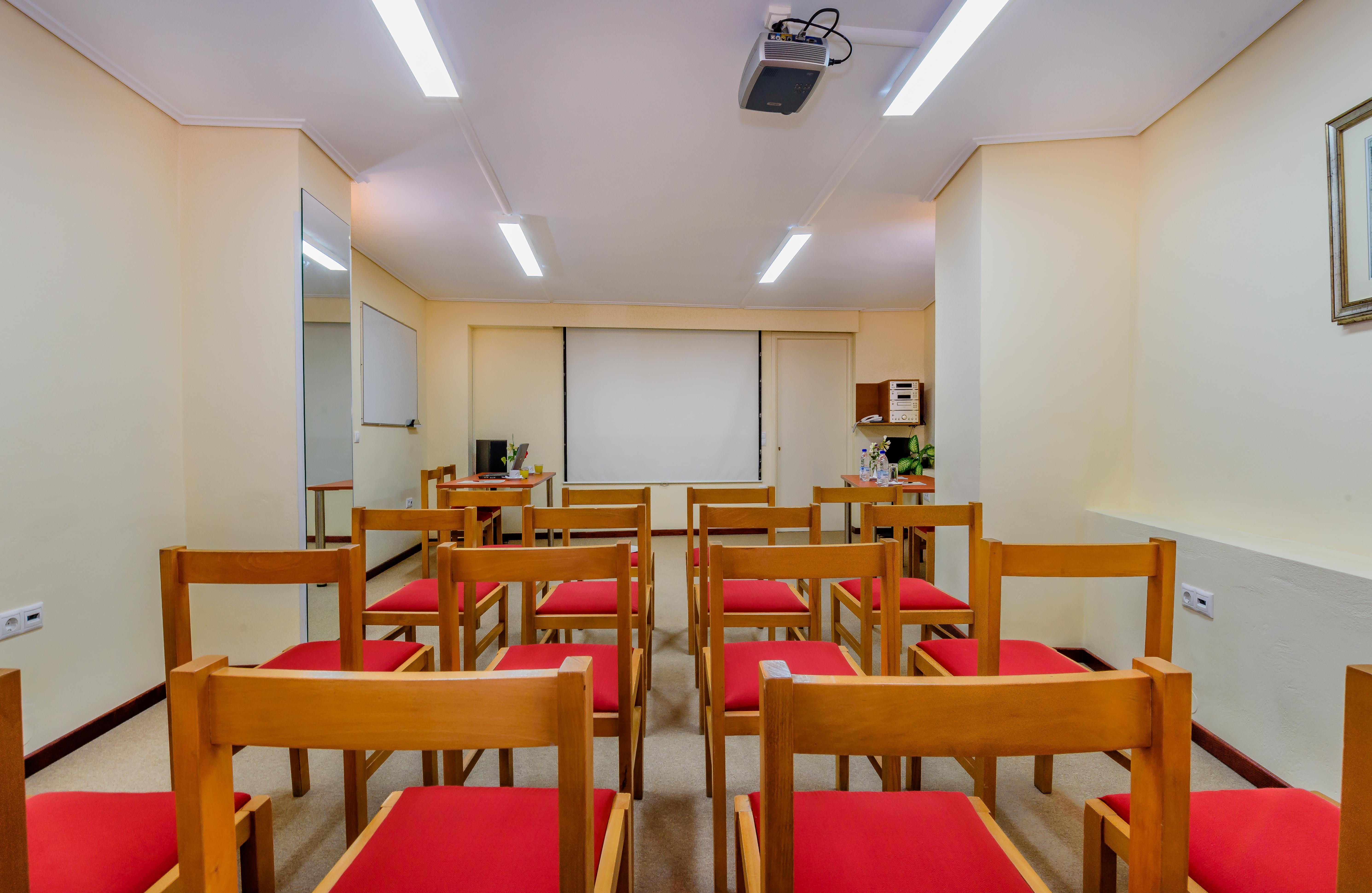 Nefeli Hotel 2*
