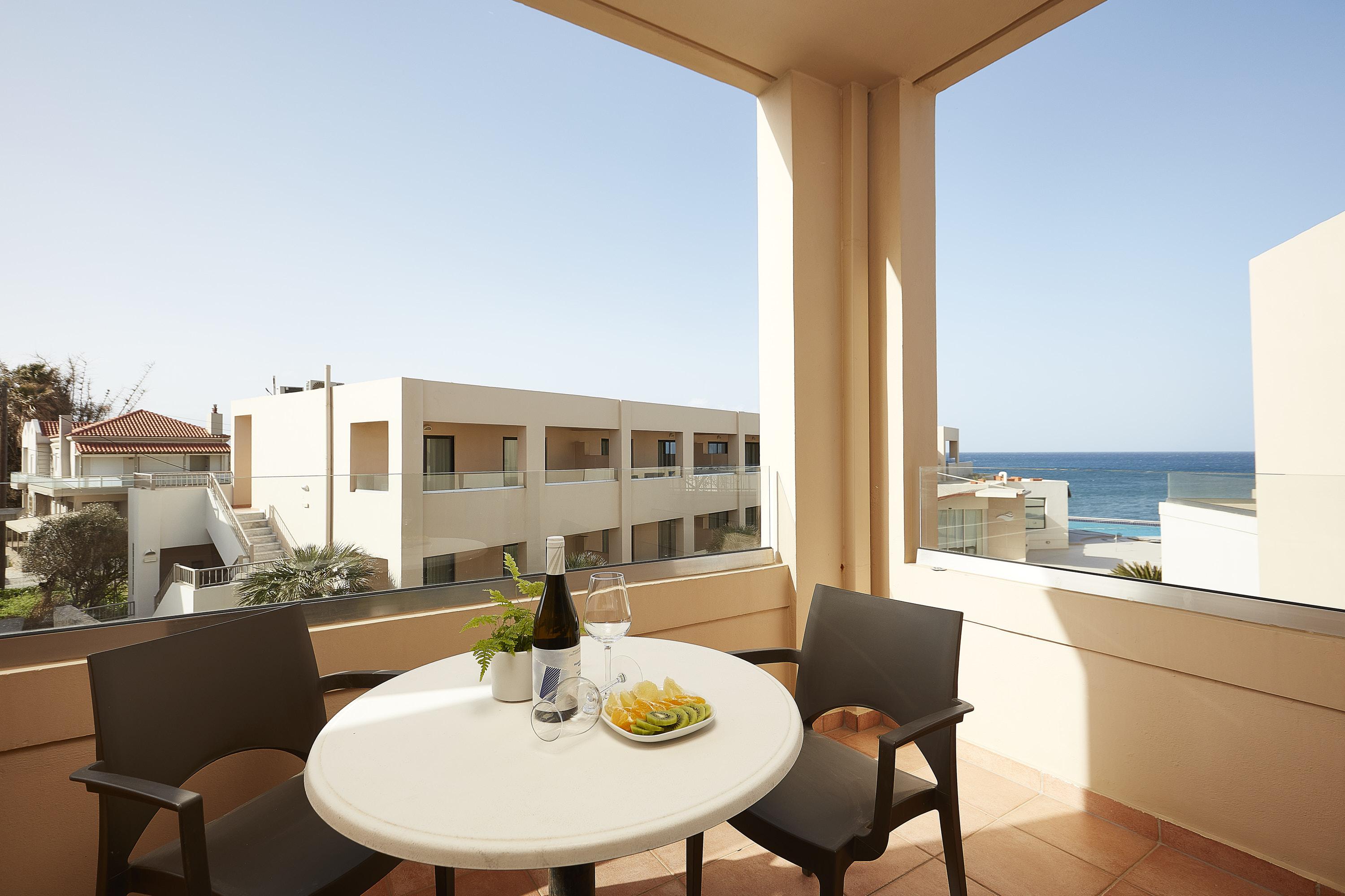 Blue Dome Aparthotel 3*